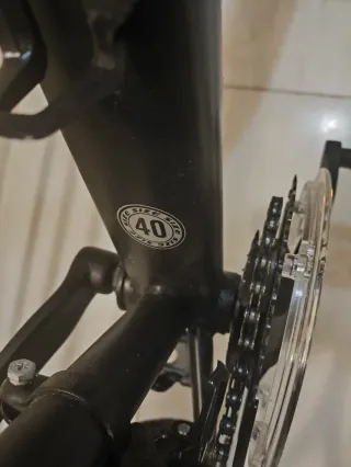 Bicicleta MTB 29” frenos de disco + 2 cascos