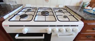 Cocina de gas 5 fuegos Campana junto o separadas