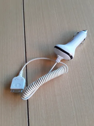 CARGADOR DE COCHE IPHONE 4