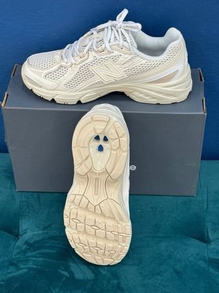 New Balance 740 Beige/Blanco