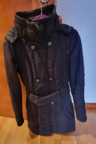 Abrigo negro Stradivarius Talla M