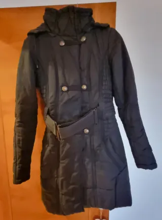 Abrigo negro Stradivarius Talla M