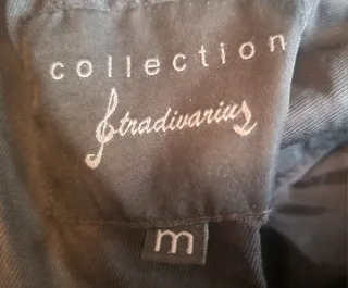 Abrigo negro Stradivarius Talla M