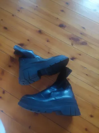 Botas negras de mujer