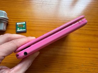 Nintendo 3DS XL Rosa + Cargador + Juego