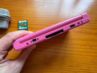 Nintendo 3DS XL Rosa + Cargador + Juego