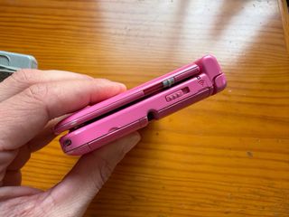 Nintendo 3DS XL Rosa + Cargador + Juego