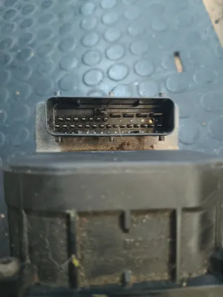 Módulo ABS Nissan Terrano II 2.7 TD 125 cv