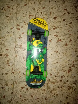 Skate Oxelo con diseño de monstruo