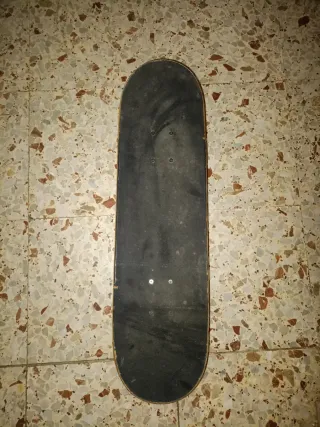 Skate Oxelo con diseño de monstruo