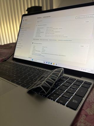 Portátil YEBOOK Plata Casi Nuevo