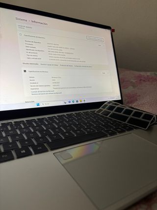 Portátil YEBOOK Plata Casi Nuevo