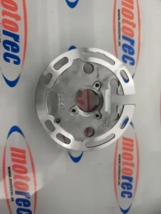 Volante y galleta Ducati