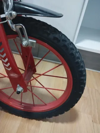 Bicicleta infantil aro 14 con ruedines