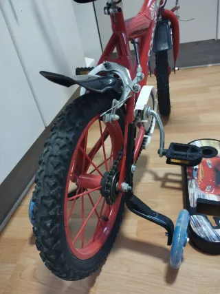 Bicicleta infantil aro 14 con ruedines