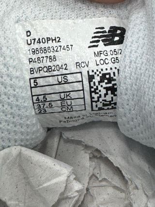 New Balance 740 Plata y Blanco