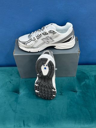 New Balance 740 Plata y Blanco