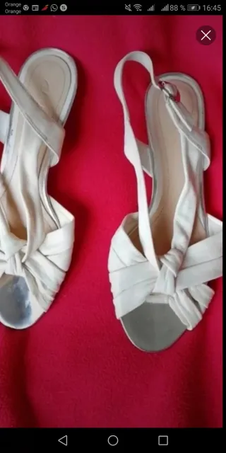 Sandalias tacón bajo plateadas talla 37