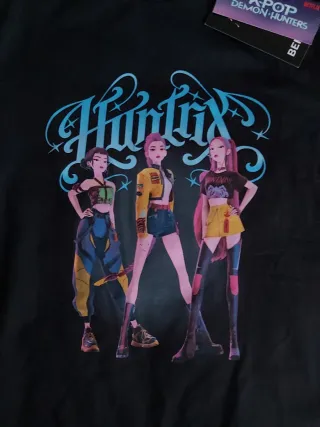 Demon Hunters x Bershka camiseta talla M