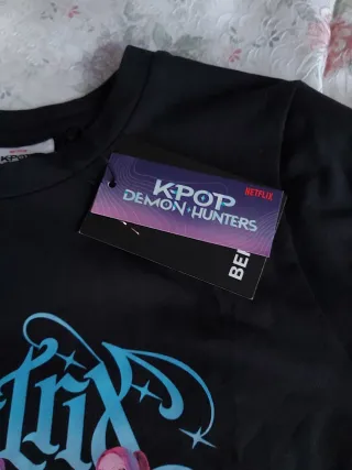 Demon Hunters x Bershka camiseta talla M