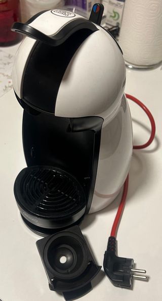 Cafetera Dolce Gusto Blanca y Negra