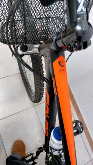 Bicicleta Conor5400 Negra y Naranja, menos de 50km