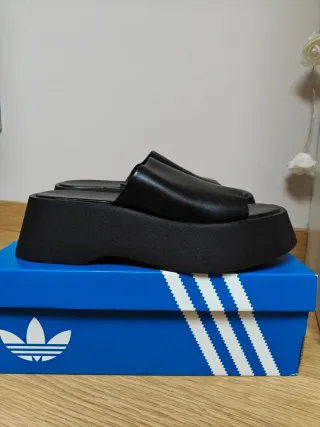 Mules negros plataforma Pull&Bear seminuevos