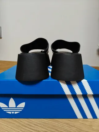 Mules negros plataforma Pull&Bear seminuevos