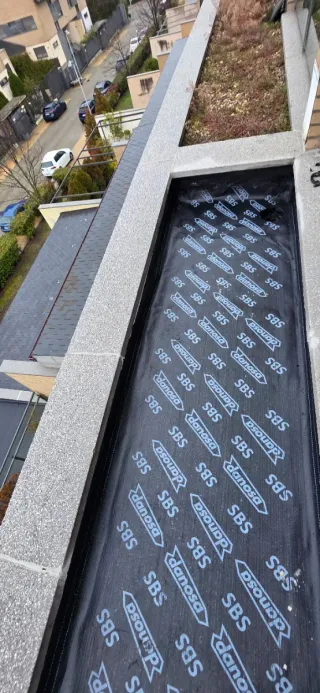 Realizo trabajos de construccion.