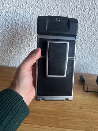 Polaroid SX-70 Land Camera Sonar OneStep + Flash