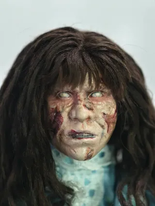 Muñeca Regan Exorcista 1/6 Custom