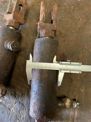 2 Cilindros Hidráulicos