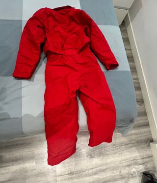 Traje de nieve rojo 6/7 años