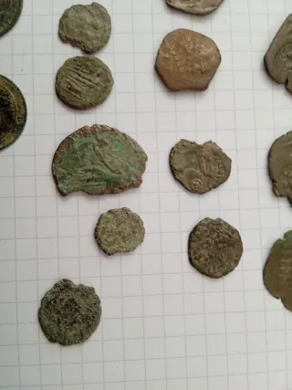 Lote monedas antiguas, algunas romanas