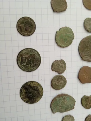 Lote monedas antiguas, algunas romanas