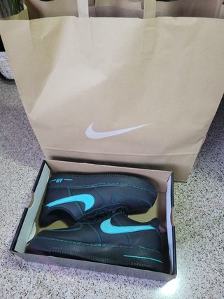 Nike Air Force 1 Negro y Turquesa