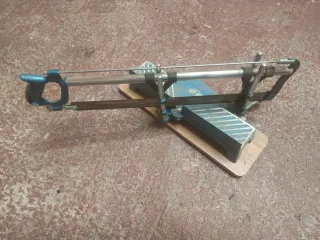 Sierra de inglete manual