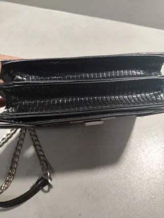 Bolsito negro Stradivarius