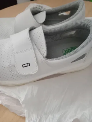 Zapatos de trabajo Kingsmann blancos