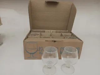 12 copas de coñac