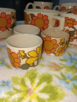 Juego de vajilla floral vintage