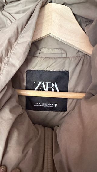 Abrigo acolchado Zara beige