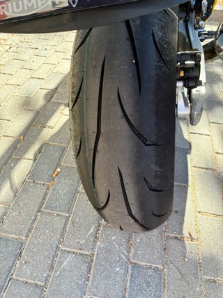 Triumph TT 600 Amarilla 2002