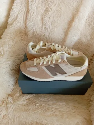 Zapatillas New Balance Talla 42 Beige/Marrón