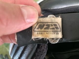 Casco Nzi blanco con visera