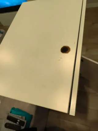 Vitrina Besta Blanca y Cristal