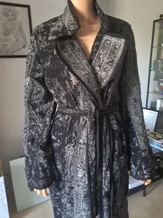 Abrigo Zara Terciopelo y Strass Agotado en un dia