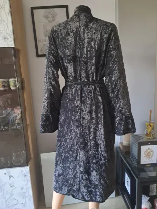 Abrigo Zara Terciopelo y Strass Agotado en un dia