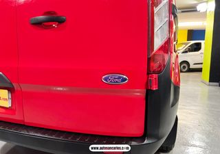 FORD CUSTOM CON 2 AÑOS DE GARANTIA