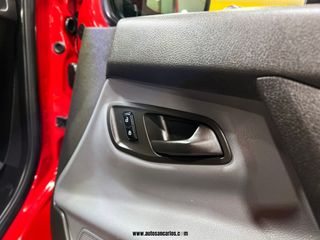 FORD CUSTOM CON 2 AÑOS DE GARANTIA